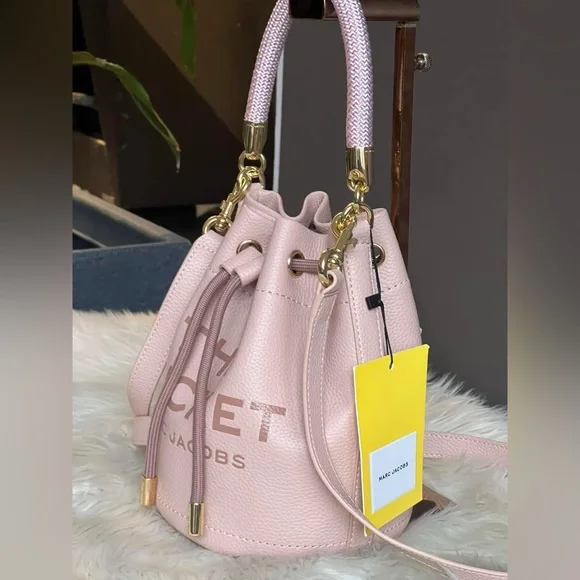 💰SOLD - H652L01PF22 - Marc Jacobs The Leather Bucket Bag - Picture 3 of 15